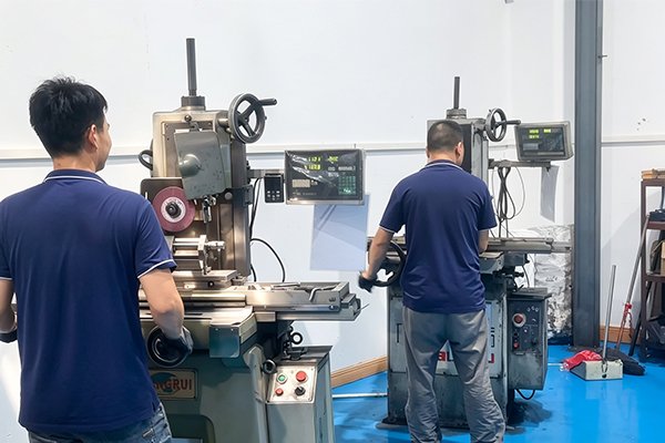 mold manufacturing workshop 14
